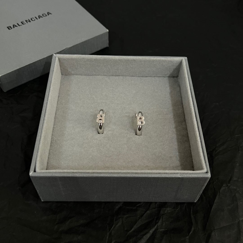 Ba*len*cia*ga earrings
